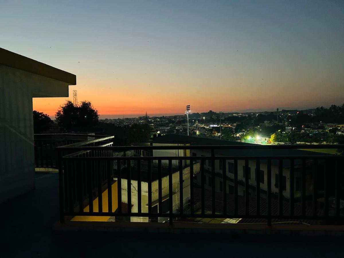 Wuid Stayin Wakeupindoon Dehradun Exterior photo
